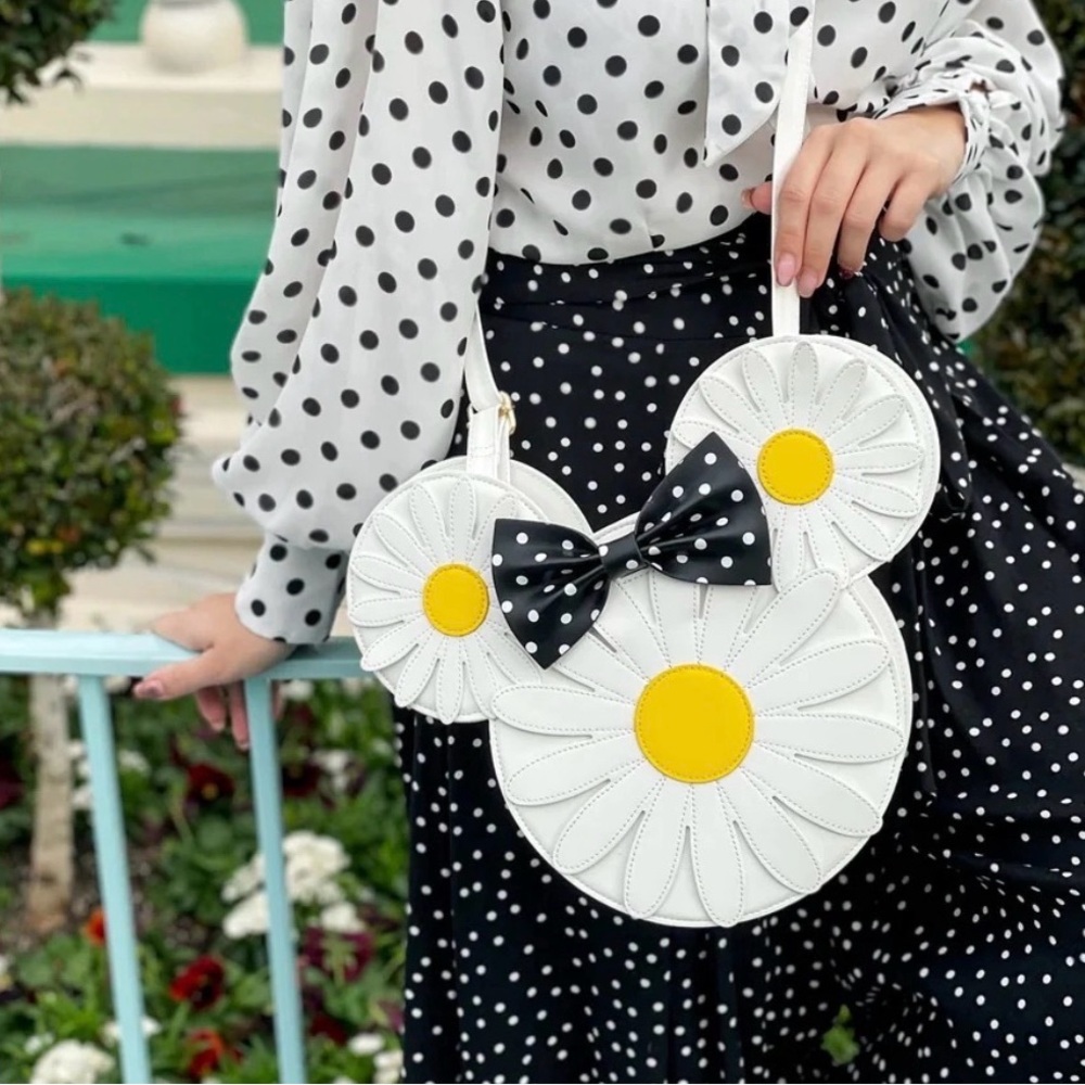 Loungefly White and Yellow Daisy Crossbody Bag and matching ears